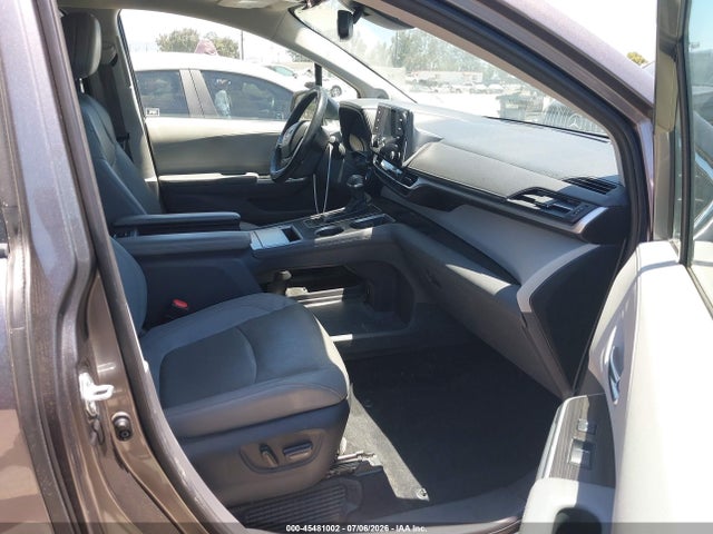 Toyota Sienna Limited 2023 5TDZRKEC5PS168591 Image 5