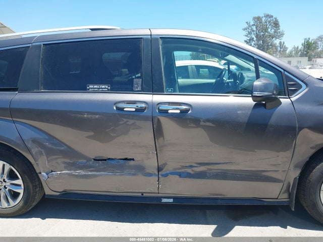 Toyota Sienna Limited 2023 5TDZRKEC5PS168591 Image 6