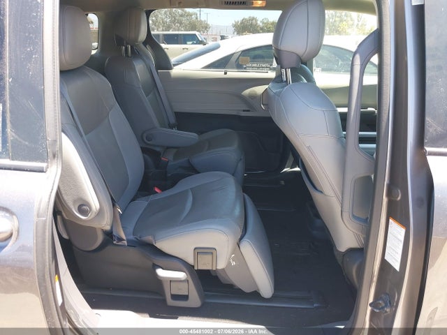 Toyota Sienna Limited 2023 5TDZRKEC5PS168591 Image 8