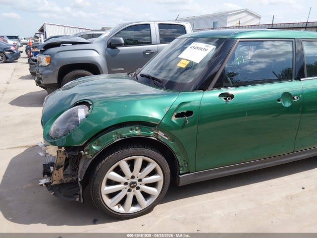 Продаж на аукціоні авто 2020 Mini Hardtop Oxford Edition, vin: WMWXU7C09L2M56267, номер лоту: 45481039