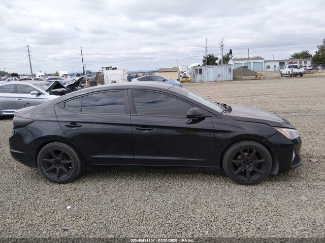 KMHD74LFXKU841285 Hyundai ELANTRA SE