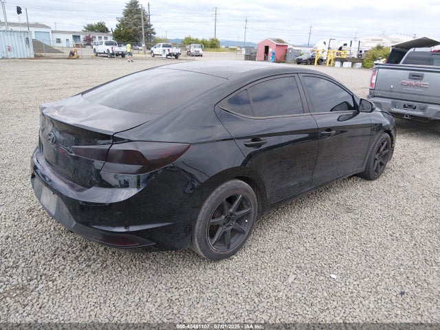 KMHD74LFXKU841285 Hyundai ELANTRA SE
