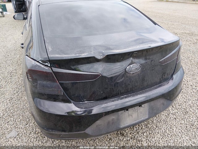 KMHD74LFXKU841285 Hyundai ELANTRA SE
