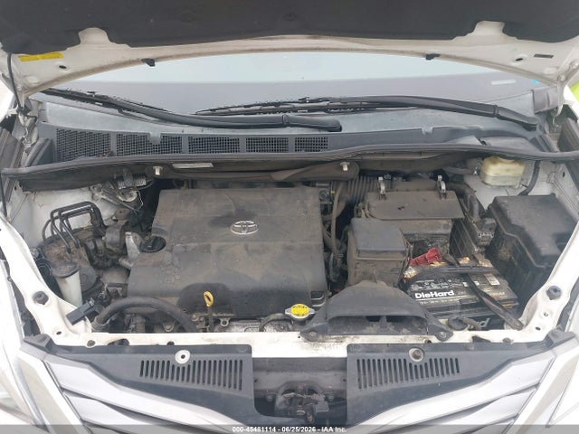 5TDYK3DCXFS649846 Toyota Sienna Xle Premium 8 Passenger