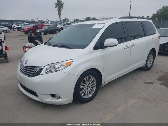 5TDYK3DCXFS649846 Toyota Sienna Xle Premium 8 Passenger