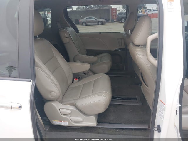 5TDYK3DCXFS649846 Toyota Sienna Xle Premium 8 Passenger