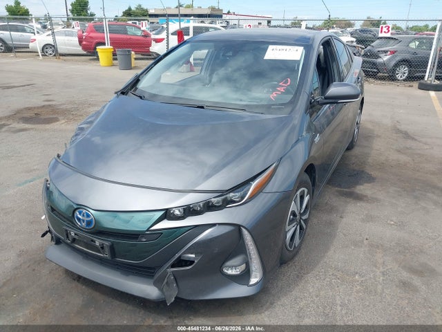 Toyota Prius Prime Advanced 2017 JTDKARFP2H3057969 Image 2