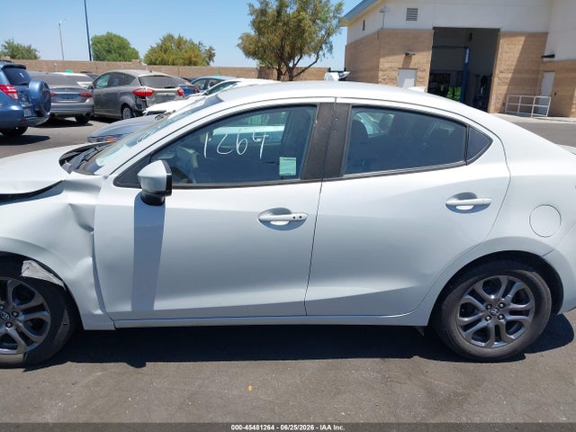 Toyota YARIS LE 2019 3MYDLBYV3KY523673 Image 15