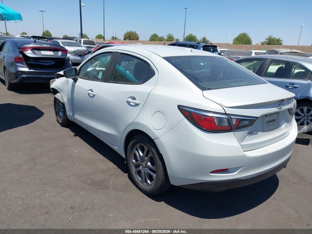 Toyota YARIS LE 2019 3MYDLBYV3KY523673 Image 3
