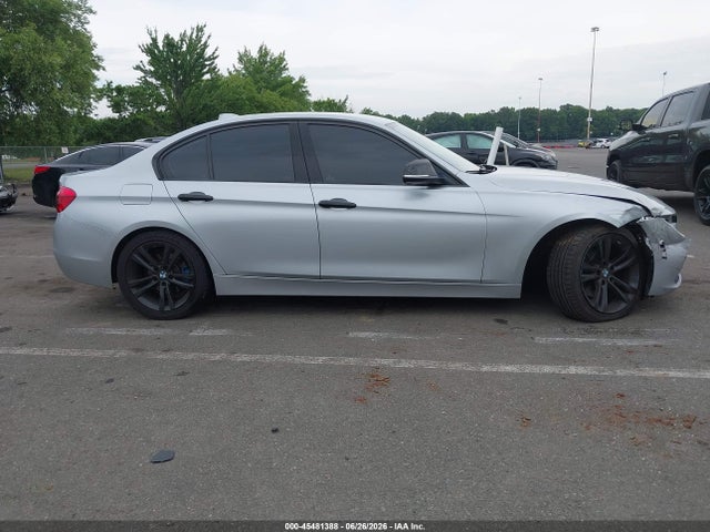 2017 Bmw 3 Series 330i მანქანა იყიდება აუქციონზე, vin: WBA8B9G32HNU56918, აუქციონის ნომერი: 45481388