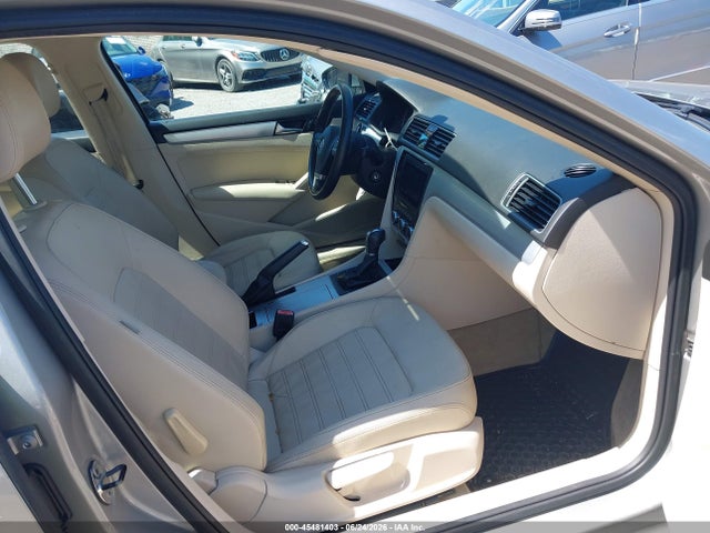 2012 Volkswagen Passat 3.6l V6 Se მანქანა იყიდება აუქციონზე, vin: 1VWBM7A34CC088601, აუქციონის ნომერი: 45481403