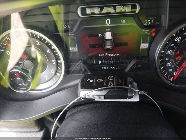 45481592 :رقم المزاد ، 1C6RREJT5LN302613 vin ، 2020 Ram 1500 Laramie  4x2 5'7 Box مزاد بيع