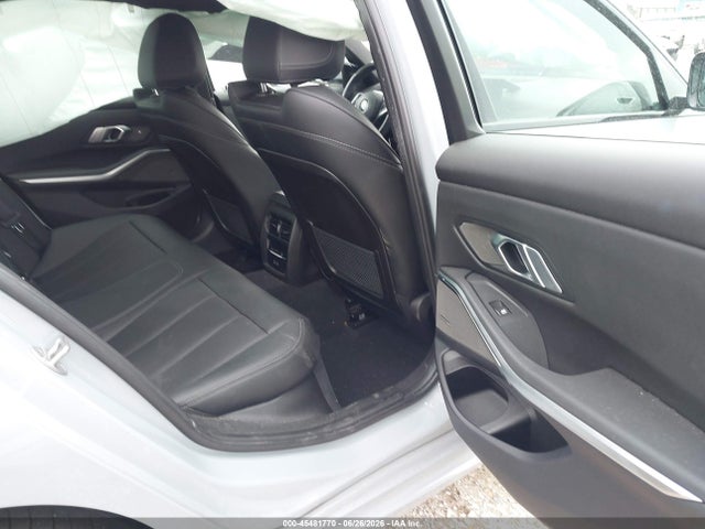 45481770 :رقم المزاد ، 3MW89FF04P8D52787 vin ، 2023 Bmw 330i Xdrive مزاد بيع