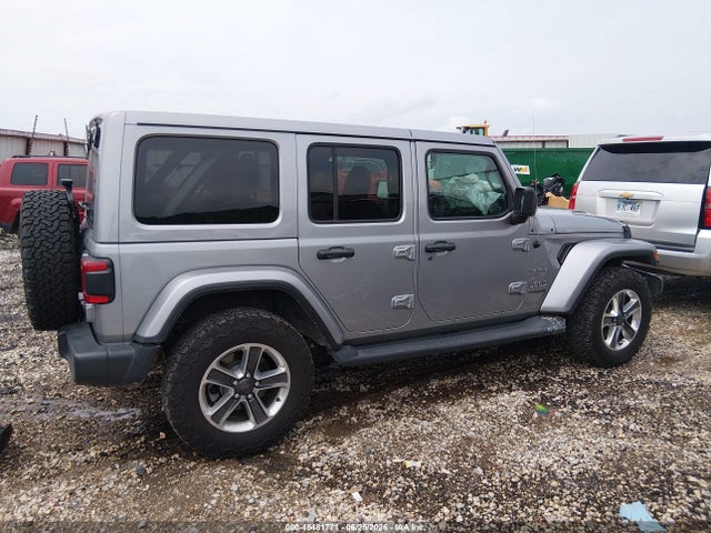 1C4HJXEN9JW261199 Jeep Wrangler Unlimited Sahara 4x4