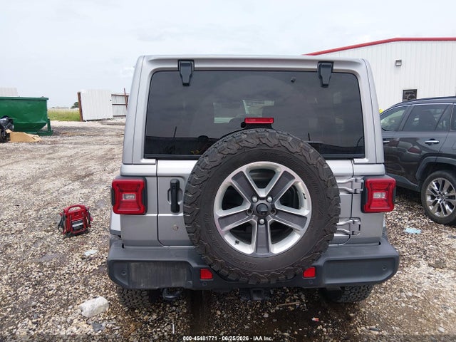 1C4HJXEN9JW261199 Jeep Wrangler Unlimited Sahara 4x4
