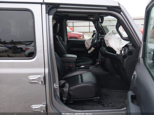 1C4HJXEN9JW261199 Jeep Wrangler Unlimited Sahara 4x4
