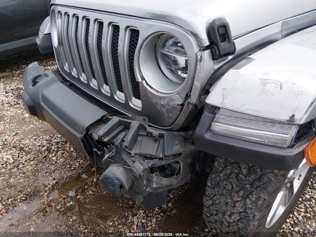 1C4HJXEN9JW261199 Jeep Wrangler Unlimited Sahara 4x4