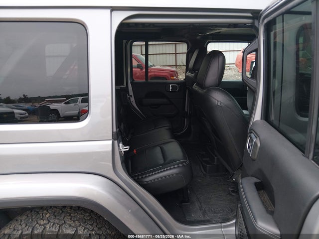 1C4HJXEN9JW261199 Jeep Wrangler Unlimited Sahara 4x4
