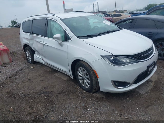 2019 Chrysler Pacifica Touring L მანქანა იყიდება აუქციონზე, vin: 2C4RC1BG6KR626188, აუქციონის ნომერი: 45481775