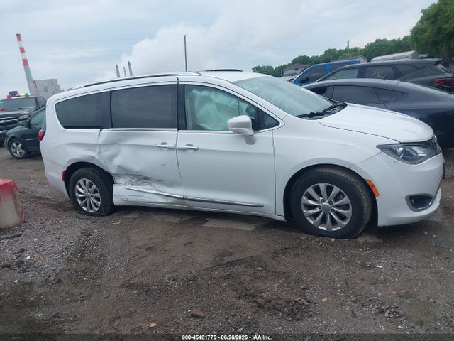 2019 Chrysler Pacifica Touring L მანქანა იყიდება აუქციონზე, vin: 2C4RC1BG6KR626188, აუქციონის ნომერი: 45481775