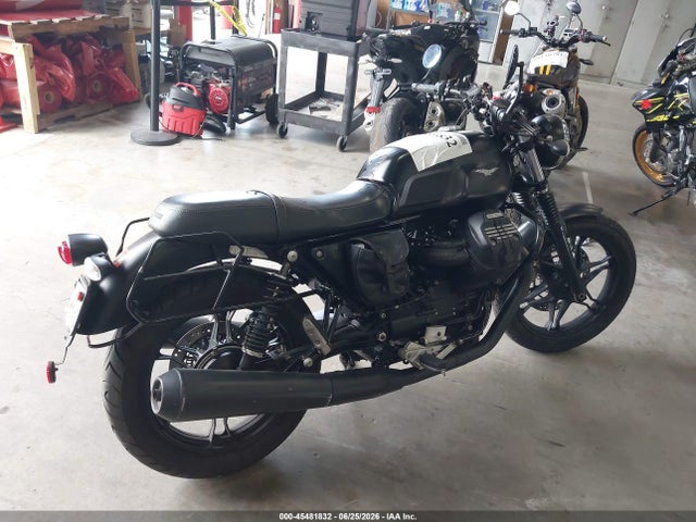 Moto Guzzi V7 Iii Stone 2017 ZGULDU003HM000231 Image 4