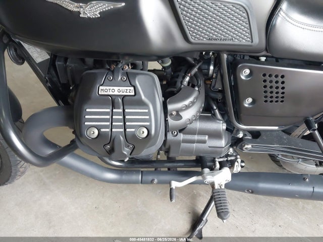 Moto Guzzi V7 Iii Stone 2017 ZGULDU003HM000231 Image 9
