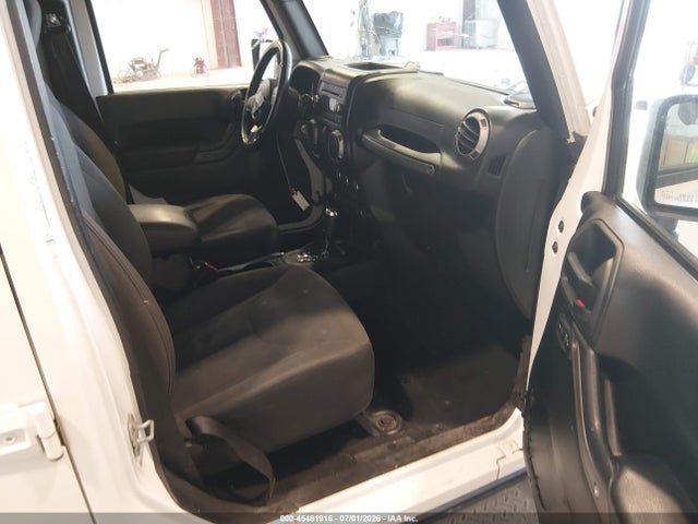 1C4HJWDG7HL564099 Jeep Wrangler Unlimited Sport 4x4