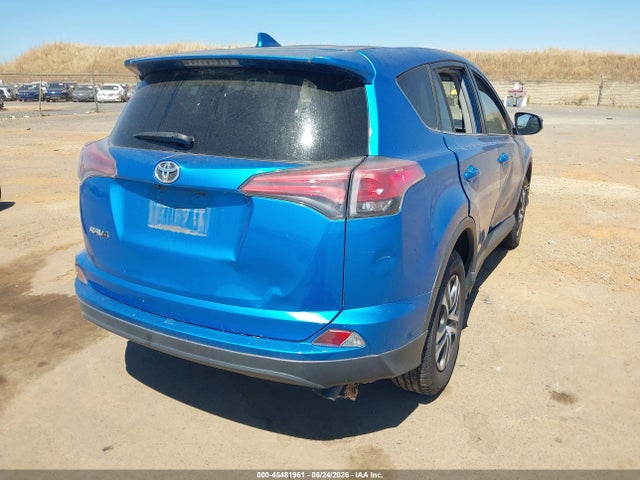 Toyota RAV4 LE 2017 JTMZFREV0HJ139940 Image 4
