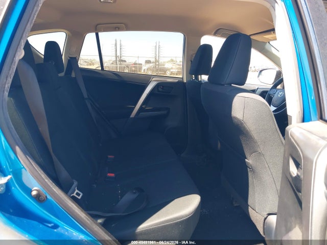 Toyota RAV4 LE 2017 JTMZFREV0HJ139940 Image 8