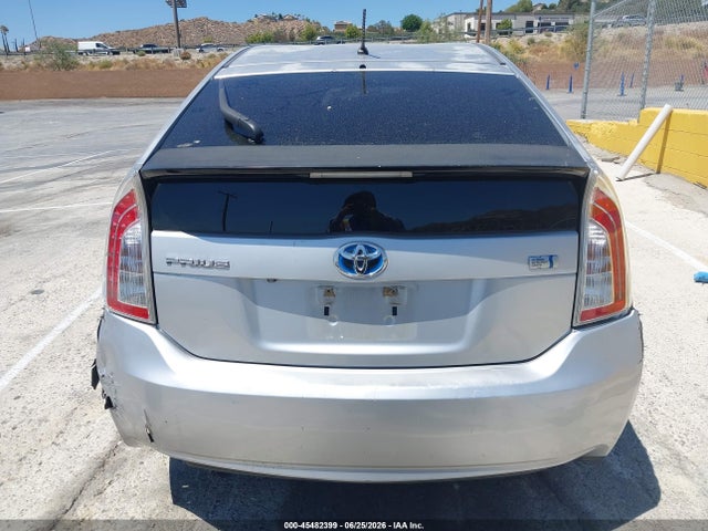 JTDKN3DU5F1978571 Toyota Prius Two