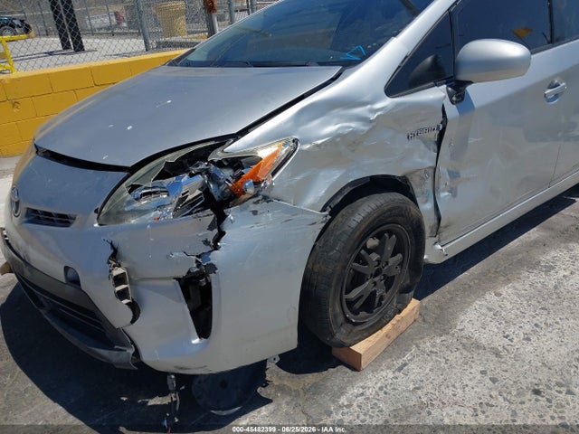 JTDKN3DU5F1978571 Toyota Prius Two