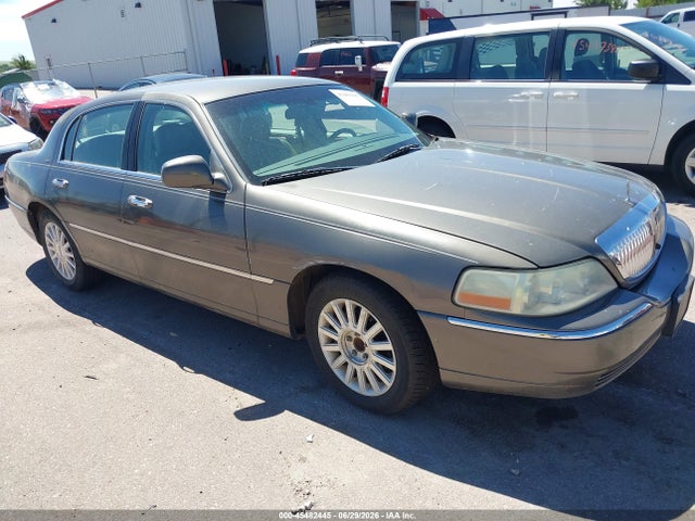 Aukcja sprzedaży 2003 Lincoln Town Car Executive, vin: 1LNHM81W43Y704549, numer aukcji: 45482445