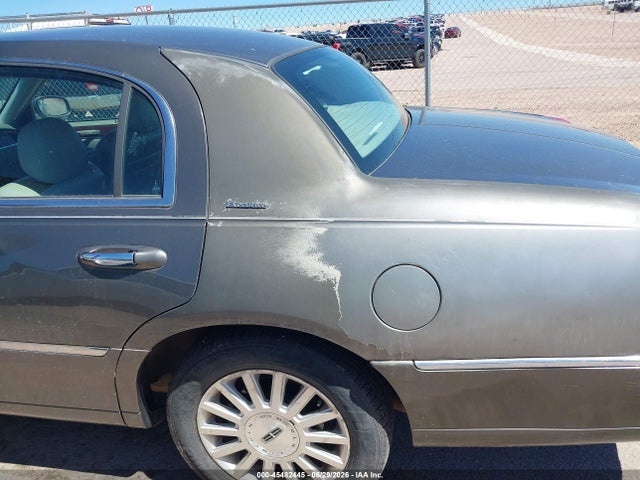 Продаж на аукціоні авто 2003 Lincoln Town Car Executive, vin: 1LNHM81W43Y704549, номер лоту: 45482445