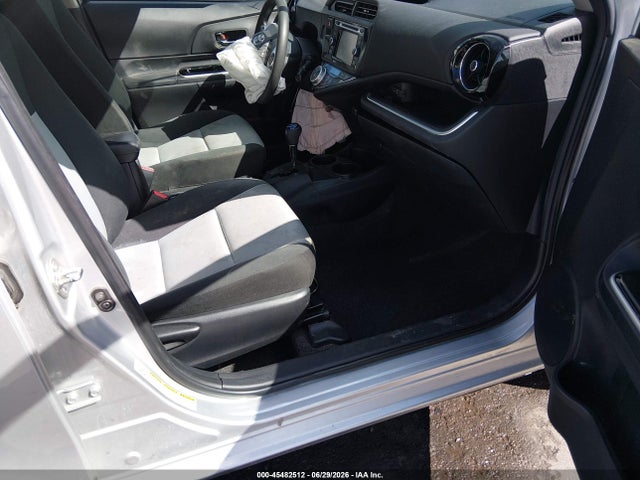 Toyota Prius C Two 2016 JTDKDTB33G1115251 Image 5