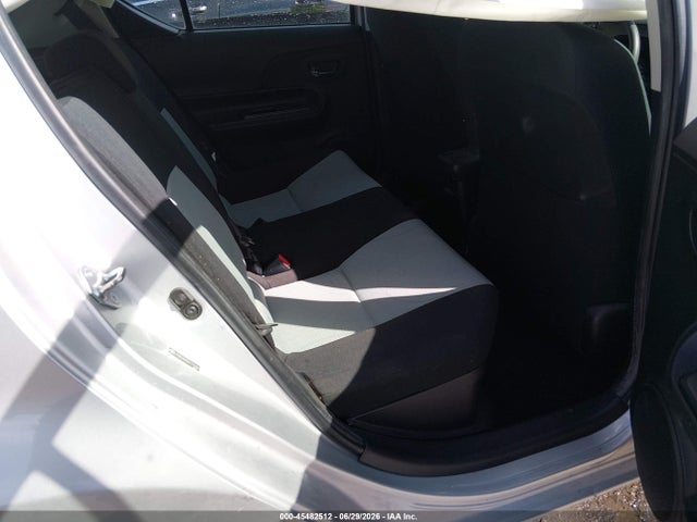 Toyota Prius C Two 2016 JTDKDTB33G1115251 Image 8