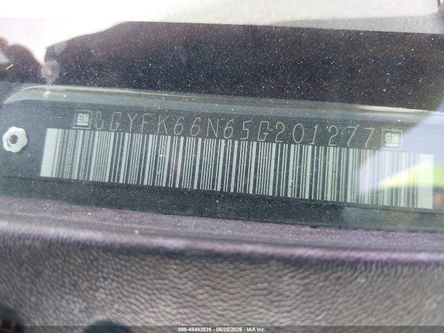 Продажа на аукционе авто 2005 Cadillac Escalade Esv Platinum Edition, vin: 3GYFK66N65G201277, номер лота: 45482526