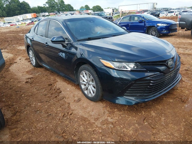 Toyota CAMRY LE 2018 4T1B11HK1JU610710 главное изображение
