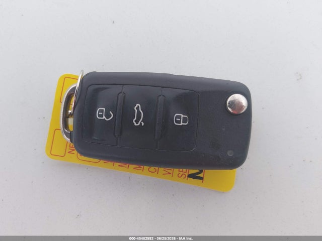 45482592 :رقم المزاد ، 3VW2B7AJ0HM306348 vin ، 2017 Volkswagen Jetta 1.4t S مزاد بيع