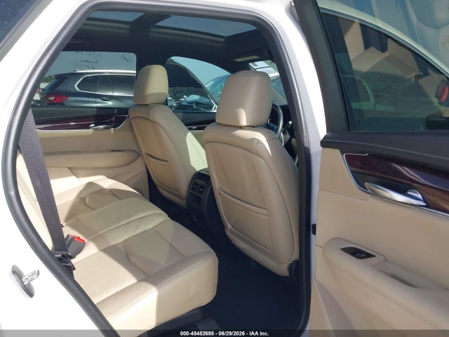 45482695 :رقم المزاد ، 1GYKNBRS0HZ142778 vin ، 2017 Cadillac Xt5 Luxury مزاد بيع