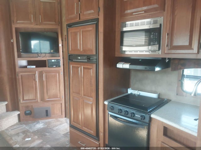 Crossroads Crown Coach Cruiser Pa 2014 4V0FC3122EE013075 Image 14