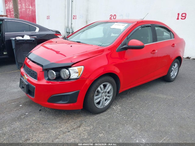 Chevrolet Sonic Lt Auto 2015 1G1JC5SH9F4183856 Image 2