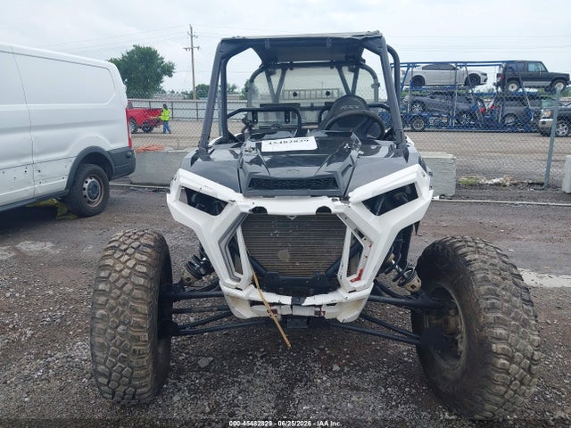 2016 Polaris Rzr Xp 4 Turbo Eps მანქანა იყიდება აუქციონზე, vin: 3NSVFE920GF464065, აუქციონის ნომერი: 45482829