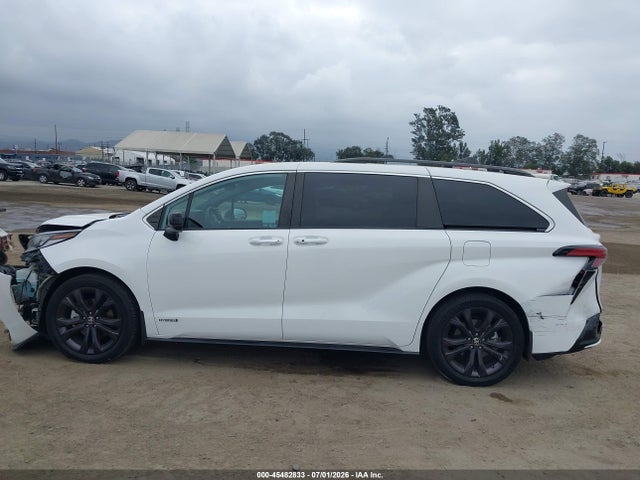 5TDDRKEC2MS068244 Toyota Sienna Xse