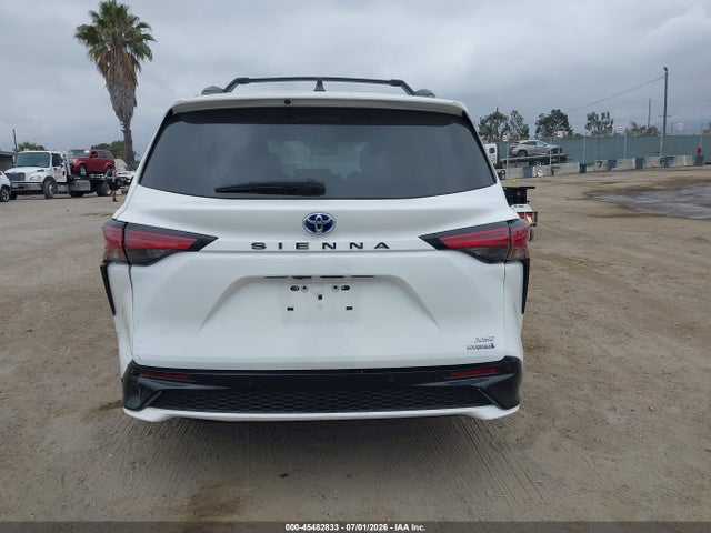 5TDDRKEC2MS068244 Toyota Sienna Xse