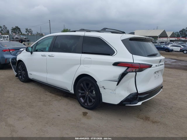 5TDDRKEC2MS068244 Toyota Sienna Xse