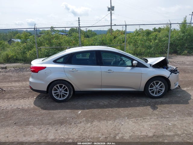 45482957 :رقم المزاد ، 1FADP3F24HL302740 vin ، 2017 Ford Focus Se مزاد بيع