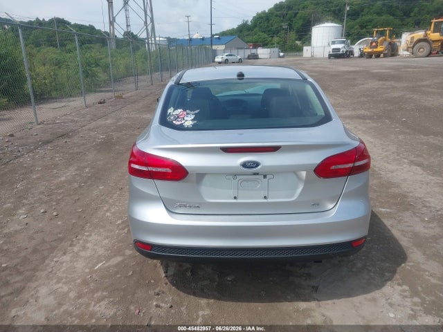 45482957 :رقم المزاد ، 1FADP3F24HL302740 vin ، 2017 Ford Focus Se مزاد بيع