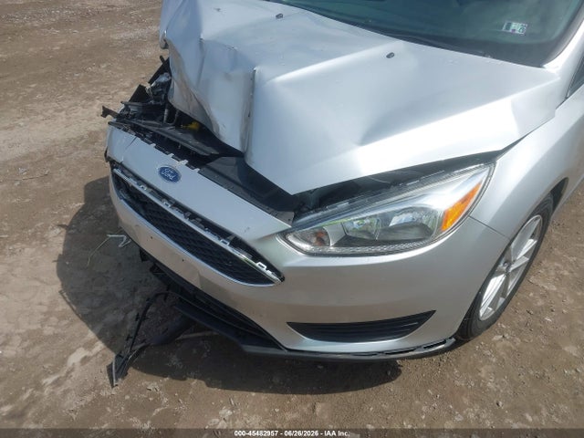 45482957 :رقم المزاد ، 1FADP3F24HL302740 vin ، 2017 Ford Focus Se مزاد بيع