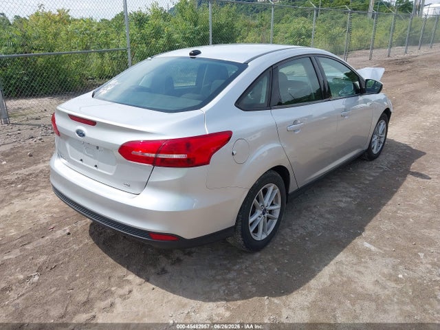 45482957 :رقم المزاد ، 1FADP3F24HL302740 vin ، 2017 Ford Focus Se مزاد بيع