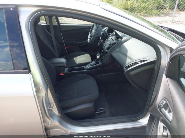 45482957 :رقم المزاد ، 1FADP3F24HL302740 vin ، 2017 Ford Focus Se مزاد بيع
